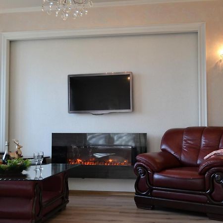 Hotel Aquarius Čornomors'k Esterno foto