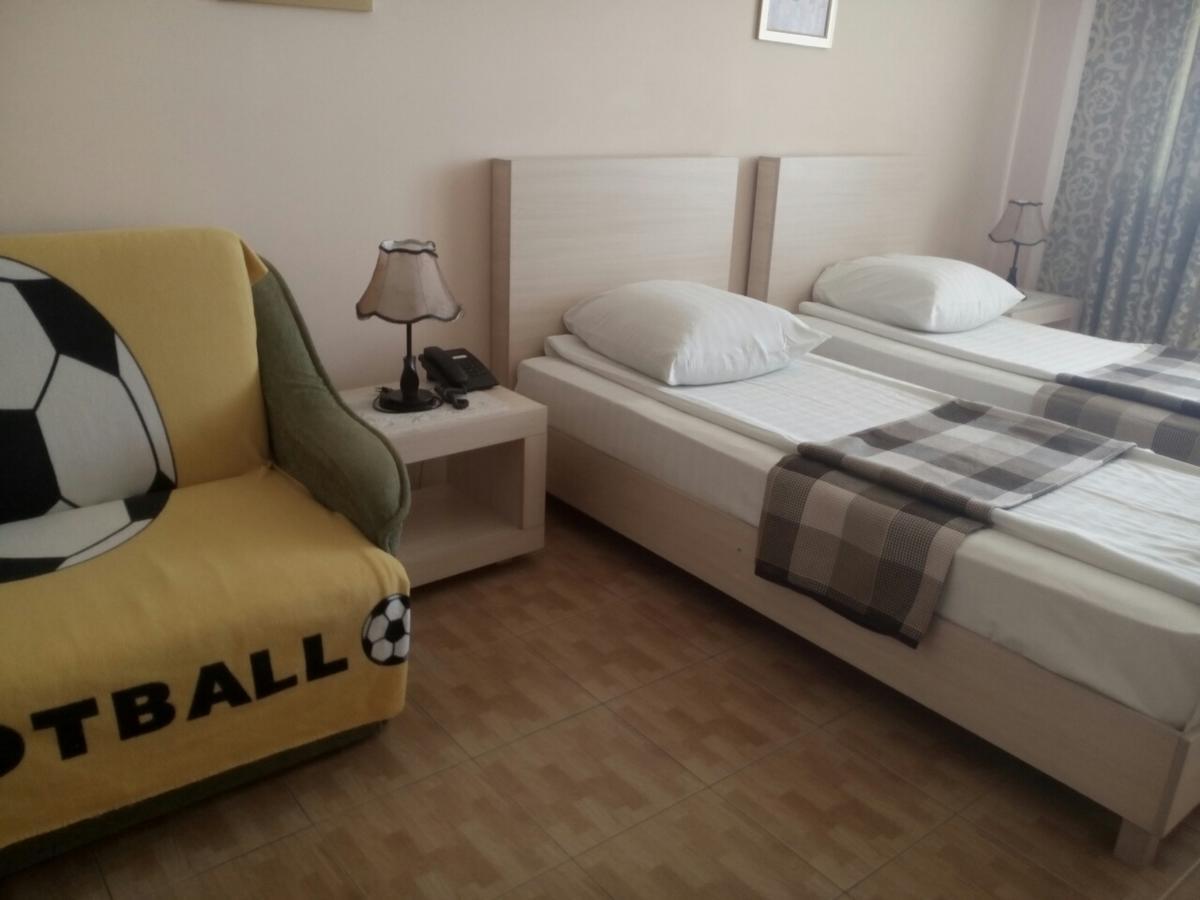 Hotel Aquarius Čornomors'k Esterno foto