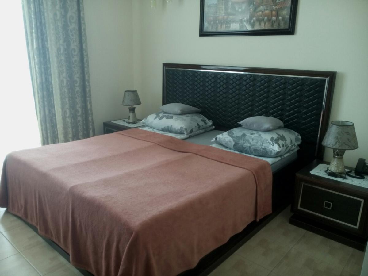 Hotel Aquarius Čornomors'k Esterno foto