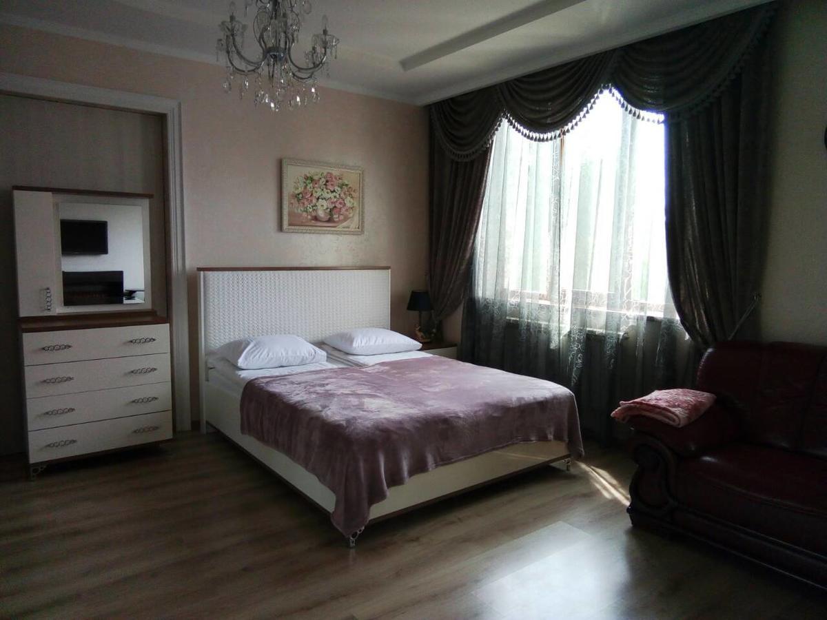 Hotel Aquarius Čornomors'k Esterno foto