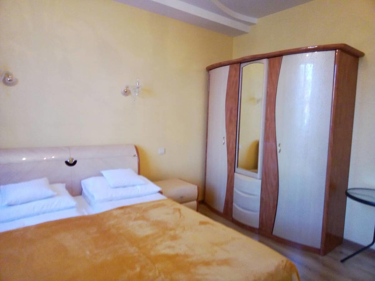 Hotel Aquarius Čornomors'k Esterno foto