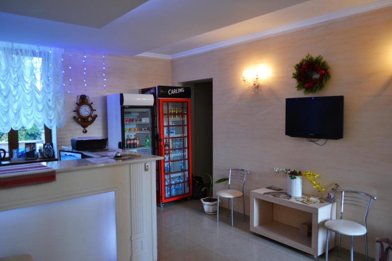 Hotel Aquarius Čornomors'k Esterno foto