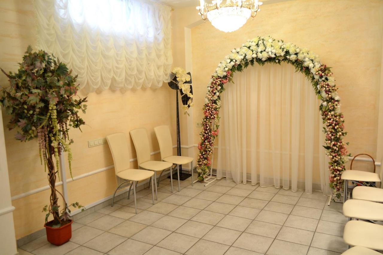 Hotel Aquarius Čornomors'k Esterno foto