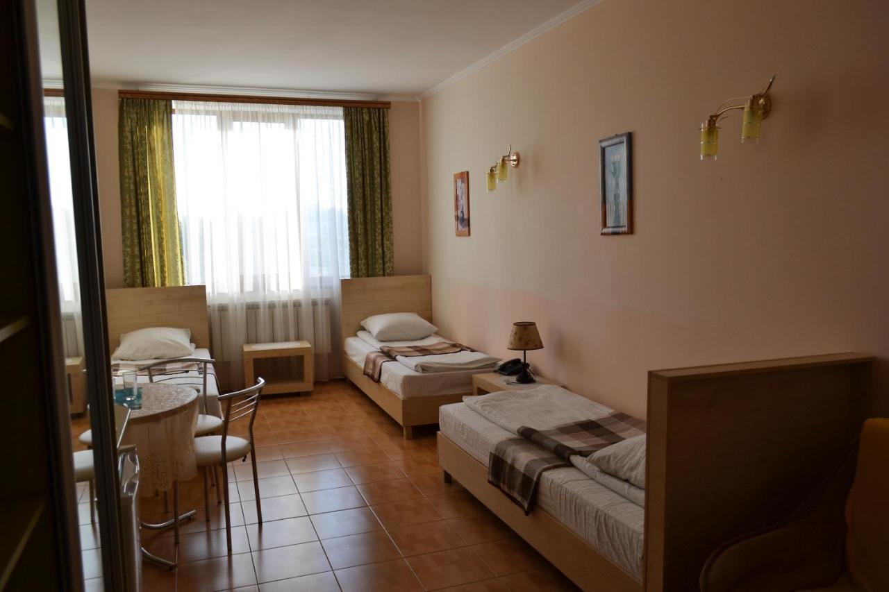 Hotel Aquarius Čornomors'k Esterno foto