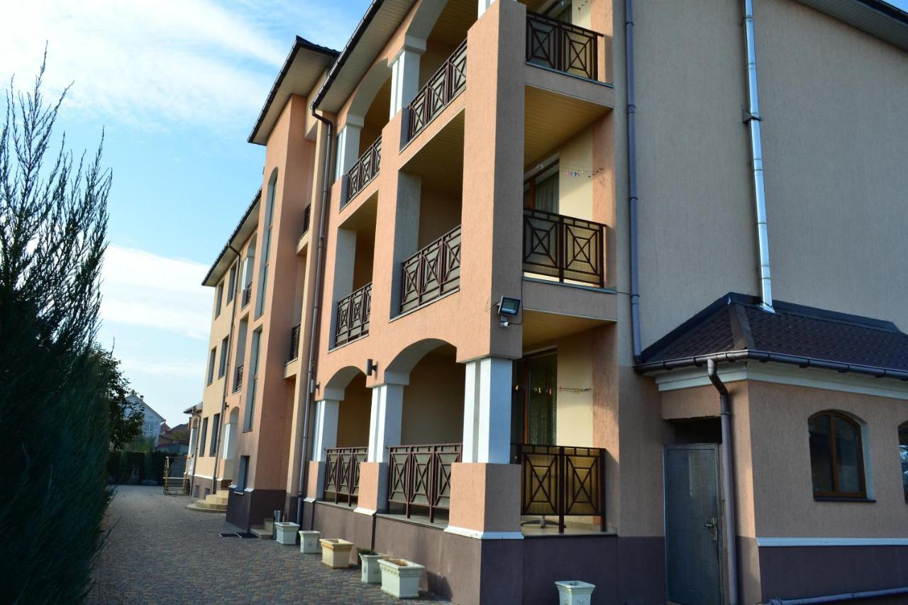 Hotel Aquarius Čornomors'k Esterno foto