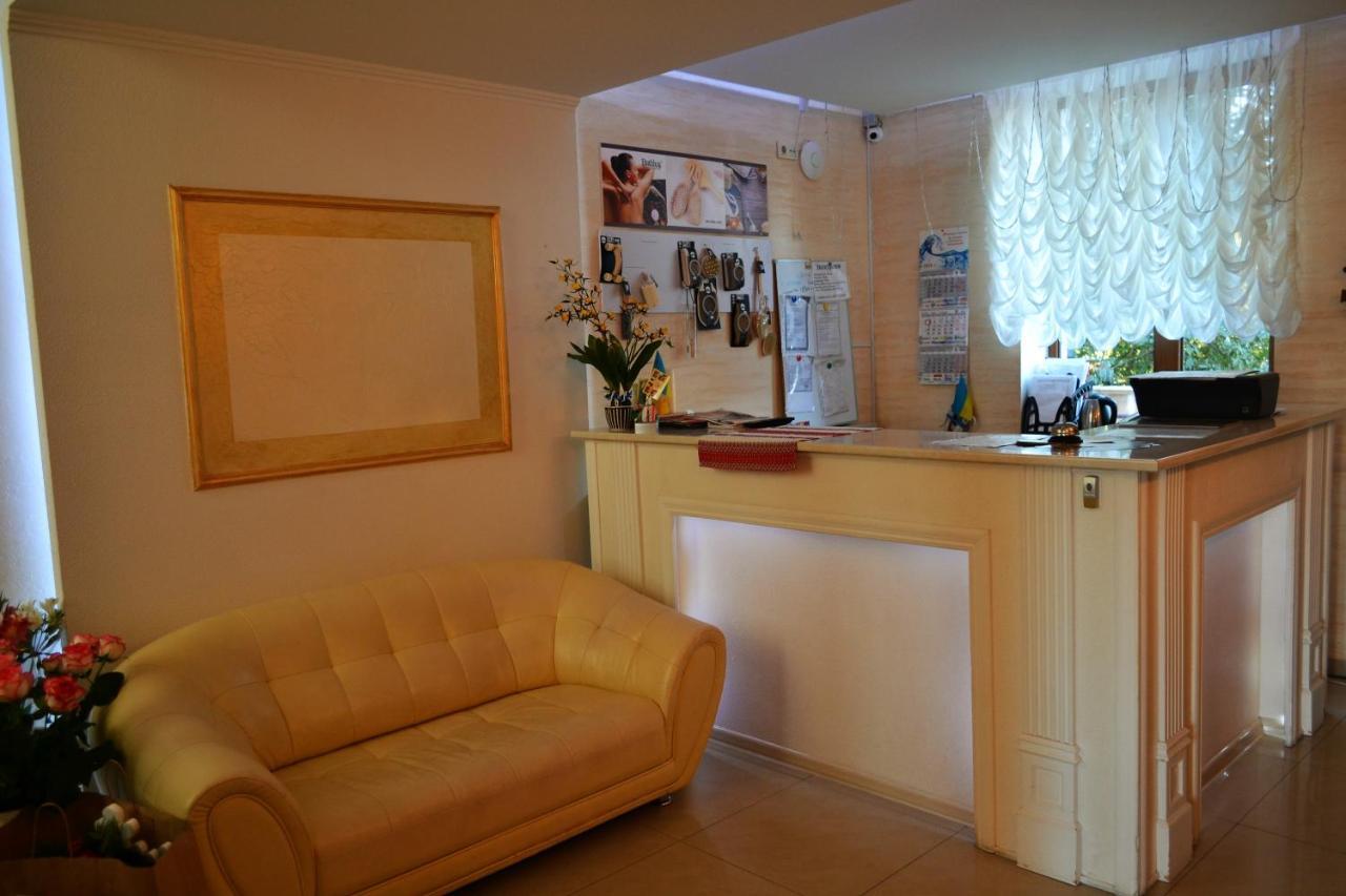 Hotel Aquarius Čornomors'k Esterno foto